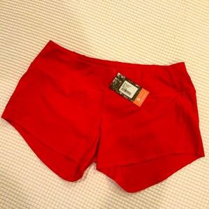 NWT Oiselle Roga shorts in Rising Sun